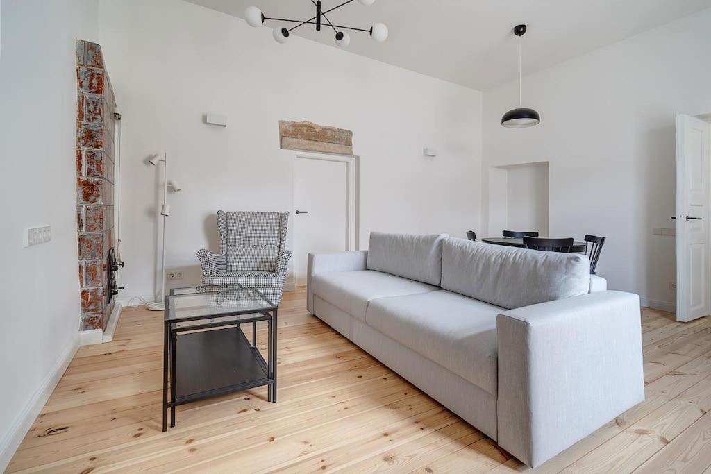 Spacious 2-Bedroom Flat In Old Town By Urban Rent Вилнюс Екстериор снимка
