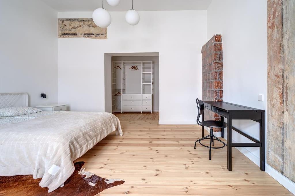 Spacious 2-Bedroom Flat In Old Town By Urban Rent Вилнюс Екстериор снимка