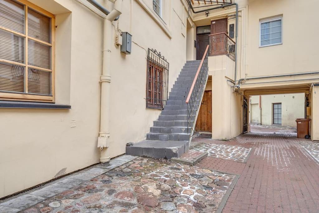 Spacious 2-Bedroom Flat In Old Town By Urban Rent Вилнюс Екстериор снимка