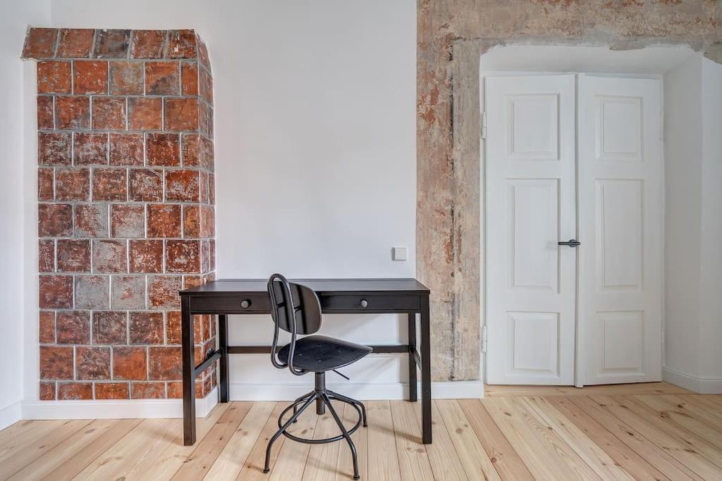 Spacious 2-Bedroom Flat In Old Town By Urban Rent Вилнюс Екстериор снимка