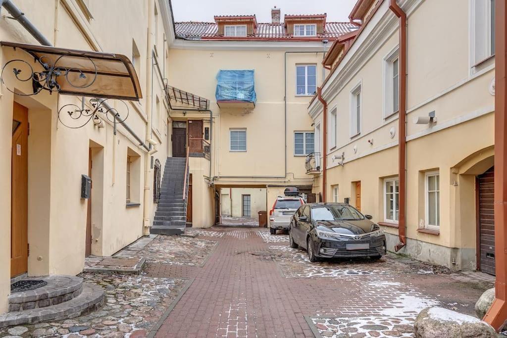 Spacious 2-Bedroom Flat In Old Town By Urban Rent Вилнюс Екстериор снимка