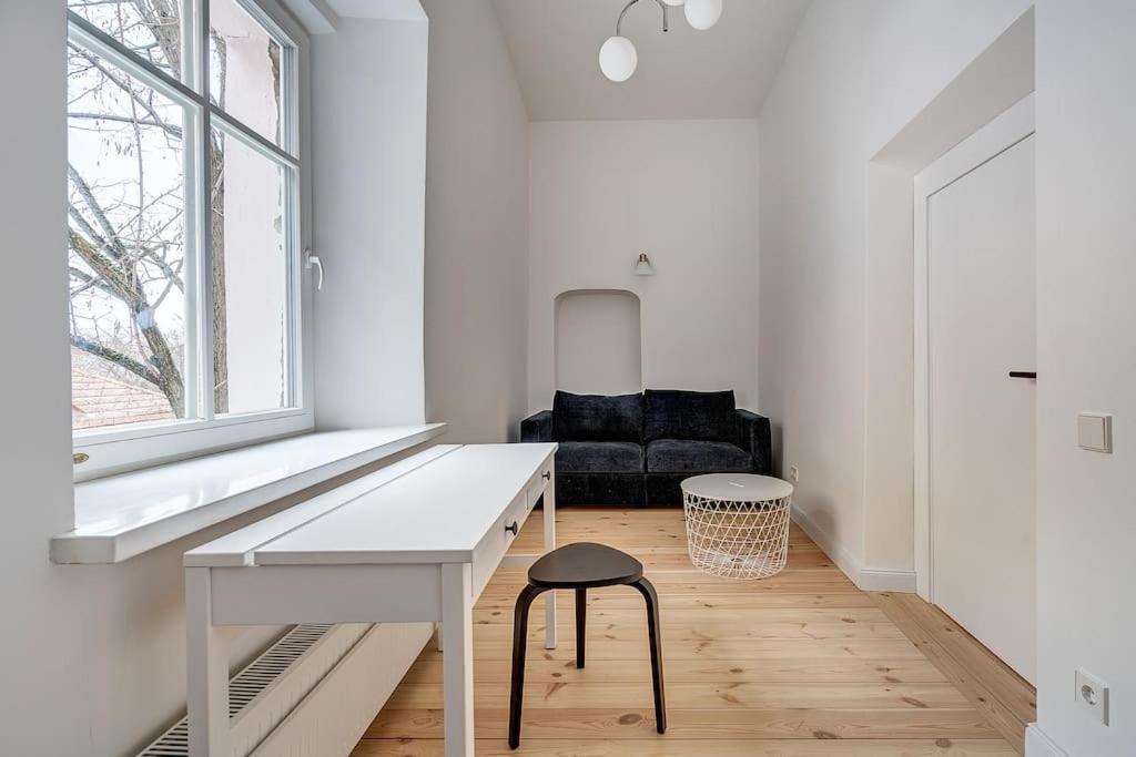 Spacious 2-Bedroom Flat In Old Town By Urban Rent Вилнюс Екстериор снимка