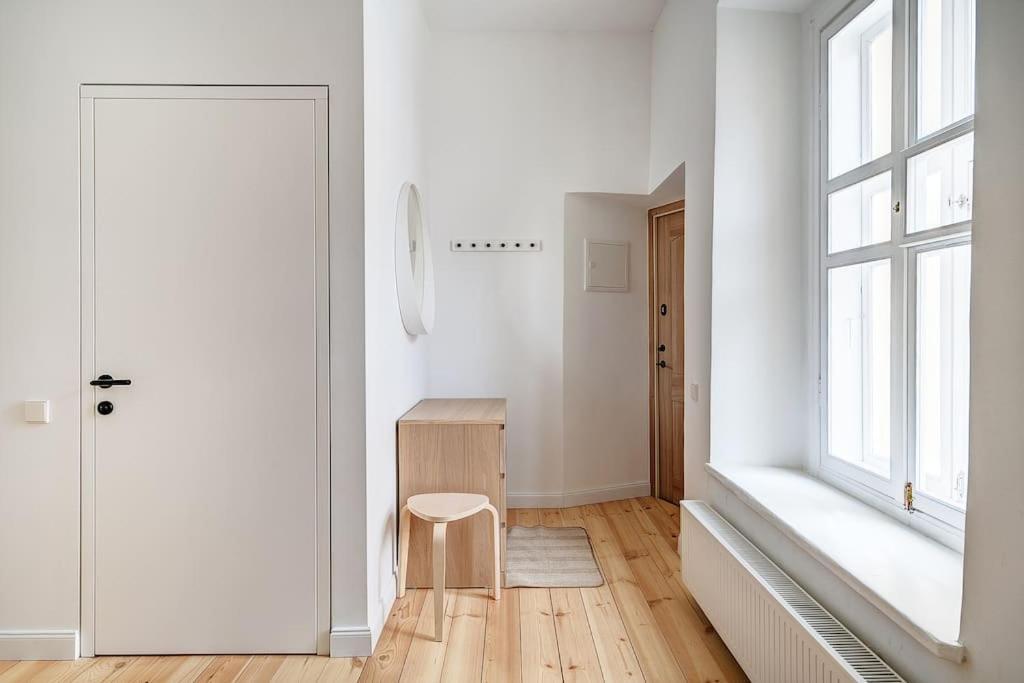 Spacious 2-Bedroom Flat In Old Town By Urban Rent Вилнюс Екстериор снимка