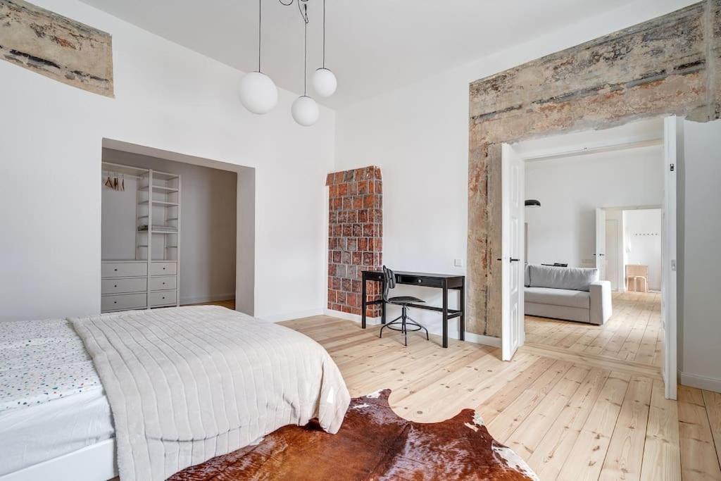 Spacious 2-Bedroom Flat In Old Town By Urban Rent Вилнюс Екстериор снимка